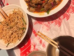 -肥肥虾庄·金牌油焖大虾(汉街SKP店)