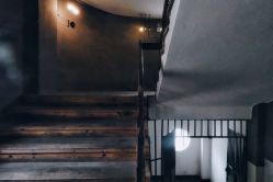 -罗亚帝·NASHOW纳秀形象设计