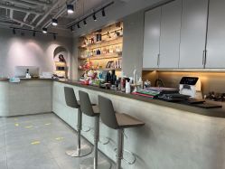 -变画·发型STUDIO