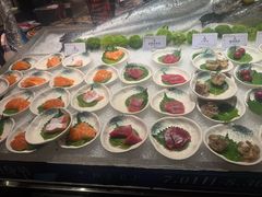-雍容荟帝王蟹活龙虾展台自助(IFS黑金店)