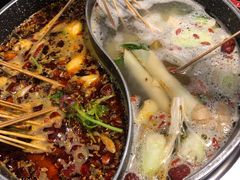 鸳鸯锅底-成都玉林串串香(世纪港湾店)
