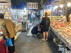 -吴山路夜市