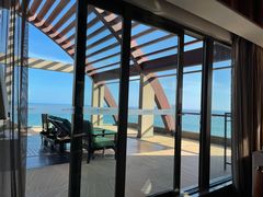 -三亚湾海居铂尔曼度假酒店