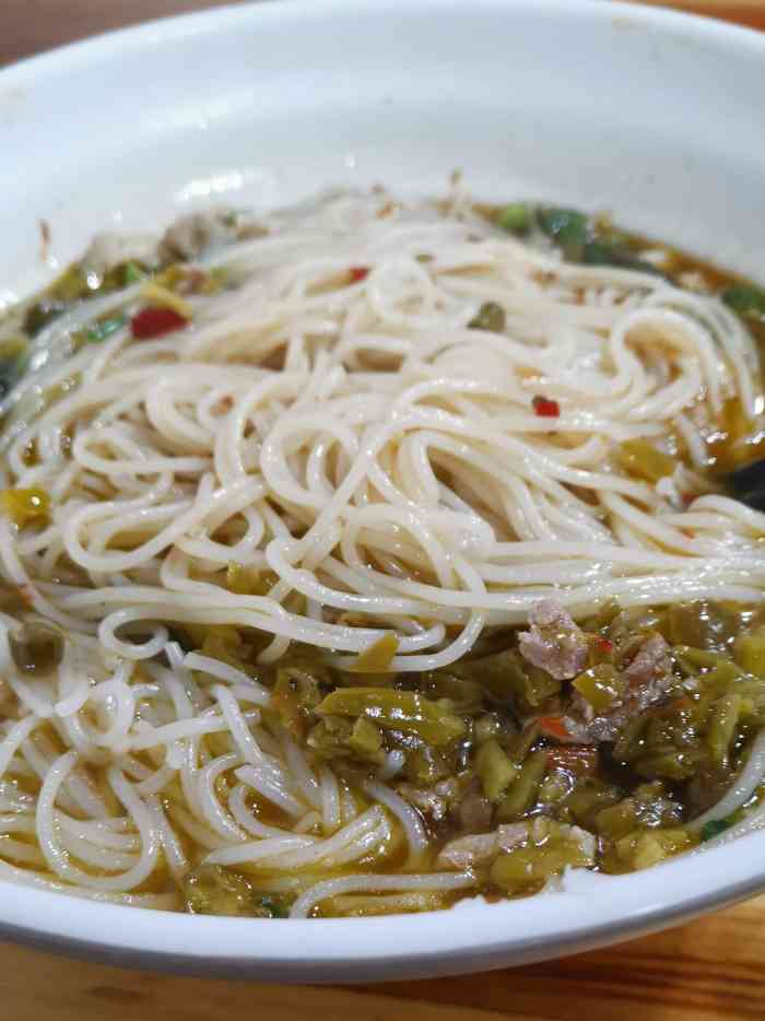 打分    /人 环境还行,口味特别好,放心粉店用料真实干净.