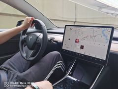 -TESLA 特斯拉(上海太古汇体验店)