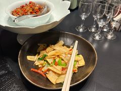 -忆江南·临江鱼馆