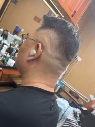 -纯剪男士理发馆·烫染专业店