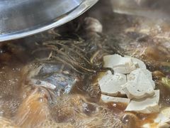 柴锅炖水库鱼-姥家大锅台水库渔家