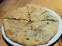 特色牛肉饼-大众跷脚牛肉馆·非遗传承单位(峨眉山店)