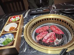 -山川小町·极番烧肉(新地假日广场店)