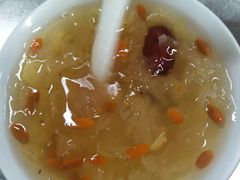 银耳五珍汤-芳婆糕团店(王府大街店)