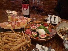 布拉塔奶酪与无花果沙拉-COMMUNE RESERVE幻师(愚园路店)