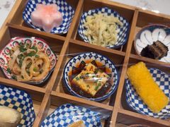 -阿瓦山寨·湘菜现炒·剁椒鱼头王(咸阳总店)