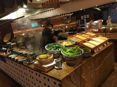 自助取餐区-广州中心皇冠假日酒店-环市食坊·海鲜自助餐厅