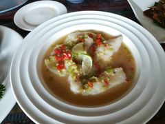 青柠檬蒸巴沙鱼-忘忧草融合私房菜(红鼎国际店)