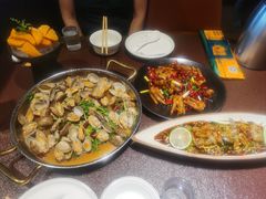 -曼听小寨海鲜烧烤·大连辣炒大王(盖州街店)