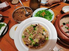 -老滇山寨•云南特色菜•地方菜•民族风情歌舞表演(金碧店)