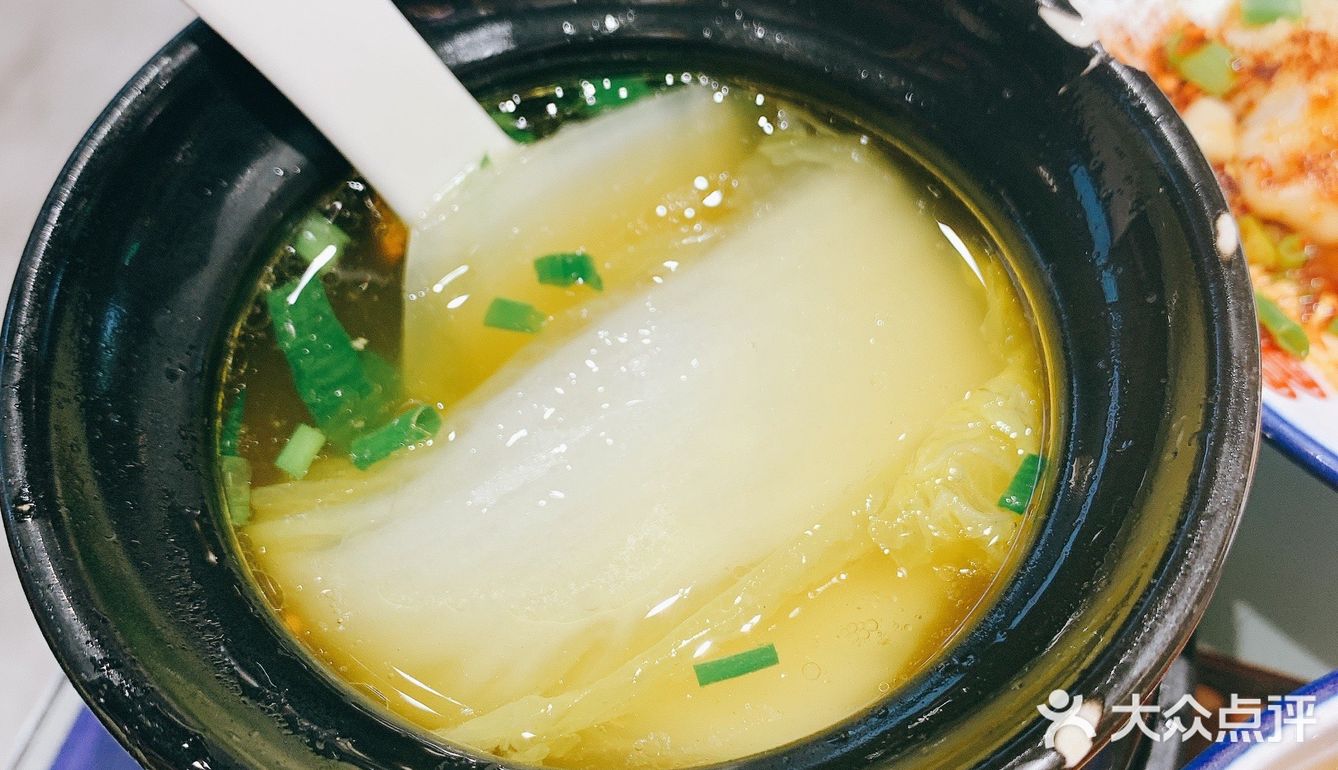 蘸辣椒吃还可以。「锅巴土豆」强烈推荐