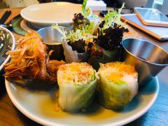 酥炸老虎虾香芒米纸卷配榴莲汁-CHINCHIN 青青·泰国料理(万象食家店)