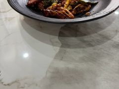 -愉肴麻辣香锅(中北镇店)