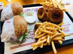 -The Habit Burger Grill 哈比特汉堡(复兴soho店)