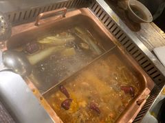 -老牌坊云南鱼豆花火锅(爱建店)