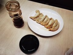 蟹粉锅贴-王家沙点心店(南京西路总店)