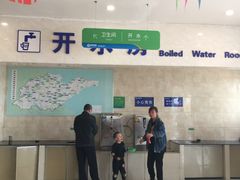 -滨州服务区·停车场