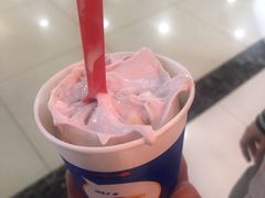 草莓芝士-DQ·蛋糕·冰淇淋(红旗街万达店)