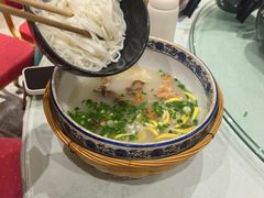 -老国贸云南传统过桥米线(滇池店)