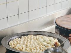 -黄阿姨锅贴大王(万航渡路店)