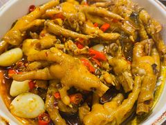 红烧鸡脚-羊子两室一厅(八一广场店)