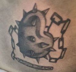 -鳌首刺青纹身 穿孔饰品店