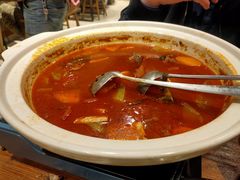 云南特色酸汤鱼-滇越乘象云南餐厅(次渠店)