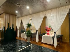 -华凌牛庄西餐厅(乌鲁木齐华凌美爵大饭店)