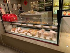 面包甜点陈列柜-金海湾自助餐厅(金陵饭店)