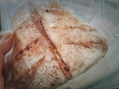 蓝莓三角芝士-Juicy Bakery(大学路店)