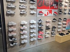 -斯凯奇(西安曲江大悦城店)