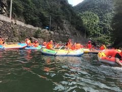 -安吉龙王山峡谷漂流