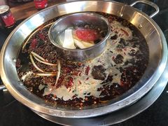 红白鸳鸯-好汉锅园林秘制老火锅 柴火霸王鸡(金沙店)