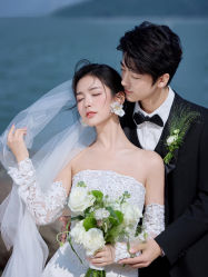-蒙娜丽莎婚纱摄影(爱城总店)