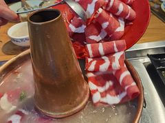 -洞庭洲·防空洞火锅·铜锅涮肉·烧烤(新百广场店)