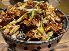 铁板炙烤坝上羊肉羊肉-那家小馆•北京菜•烤鸭(香山店)