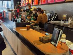 -星巴克臻选(莘庄仲盛店)