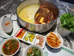 -禄婶鸡煲·打边炉