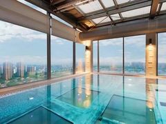 悬空泳池-上海浦东康桥绿地假日酒店