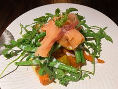 三文鱼沙拉-Brut Eatery Wine Bar & Restaurant (建国东路店)