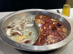 鸳鸯锅底-京门活鱼馆·鱼火锅(百子湾（原红庙）店)