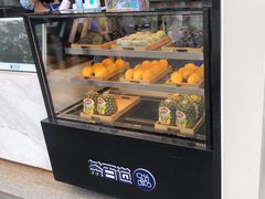 面包甜点陈列柜-茶百道(春熙路银石广场店)
