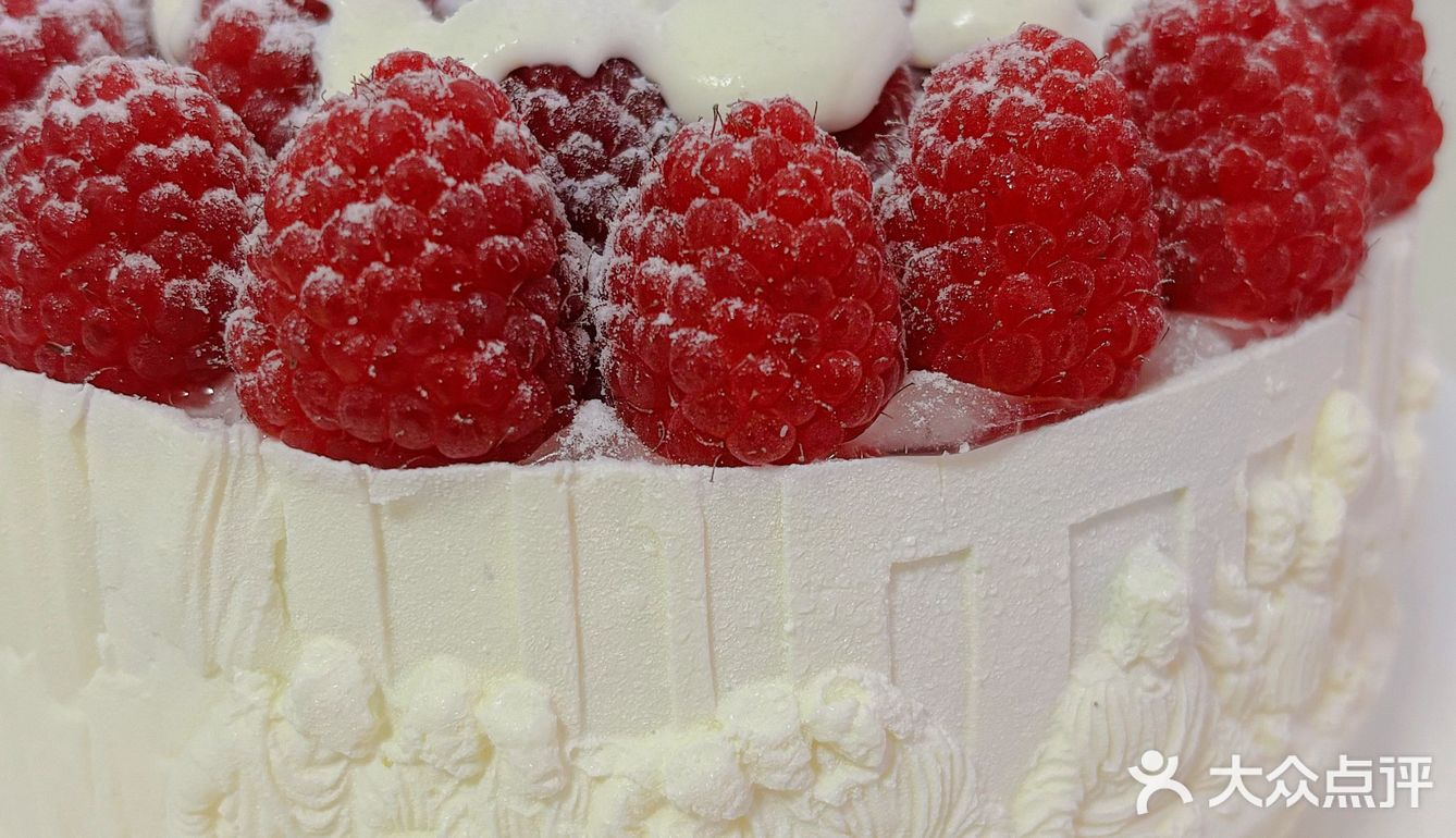 没有女孩子会拒绝如此精致的生日蛋糕吧🎂